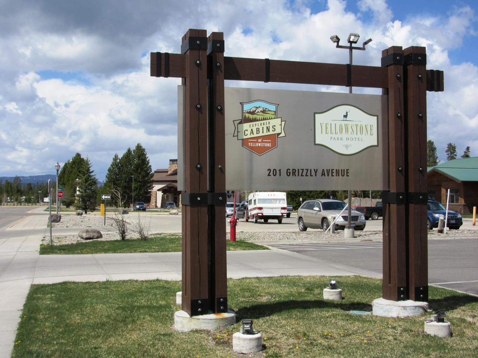 Yellowstone Park Hotel Уест Йелоустоун Екстериор снимка
