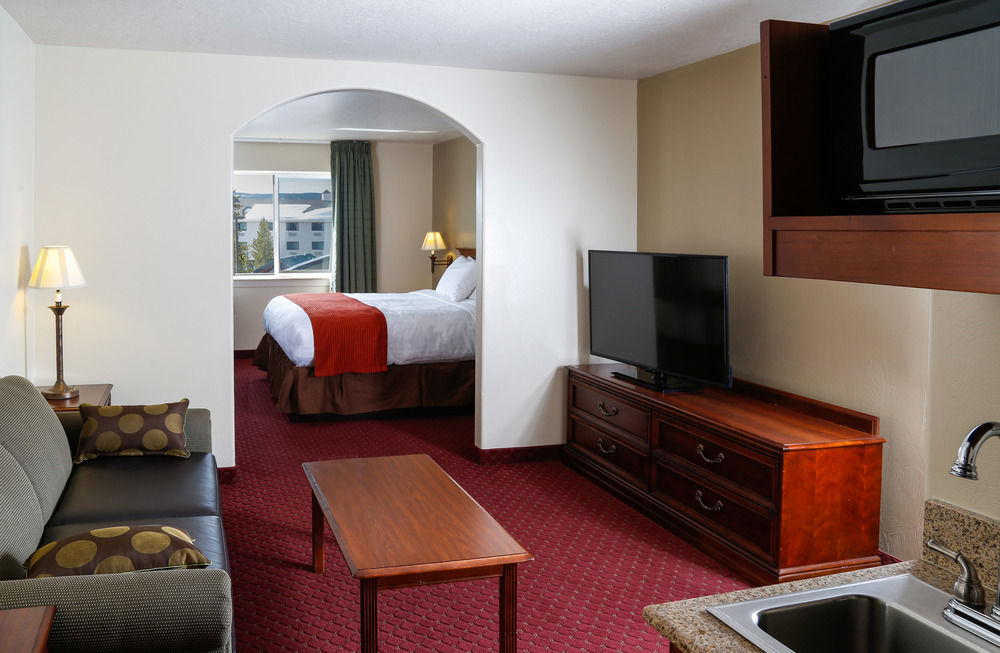 Yellowstone Park Hotel Уест Йелоустоун Екстериор снимка