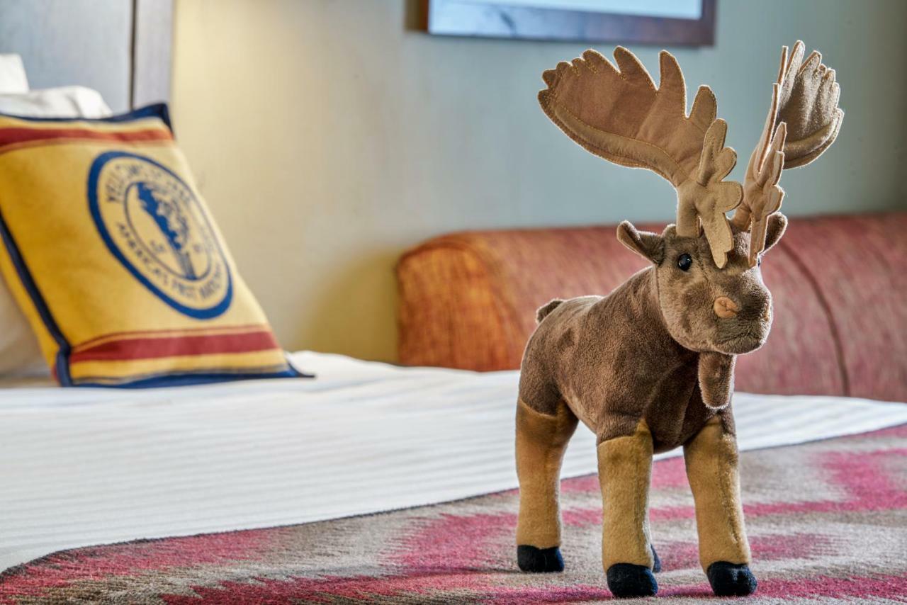 Yellowstone Park Hotel Уест Йелоустоун Екстериор снимка